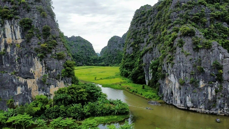 Phố Núi Bình Yên: Chèo SUP Hồ Tuyền Lâm - Thiền Viện Trúc Lâm