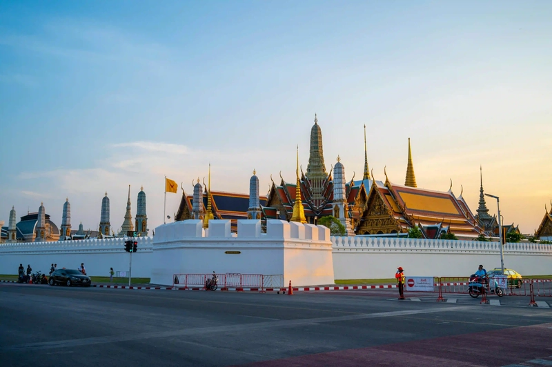 Trời Âu Cổ Kính: Khám Phá Paris Lãng Mạn - Brussels - Hà Lan