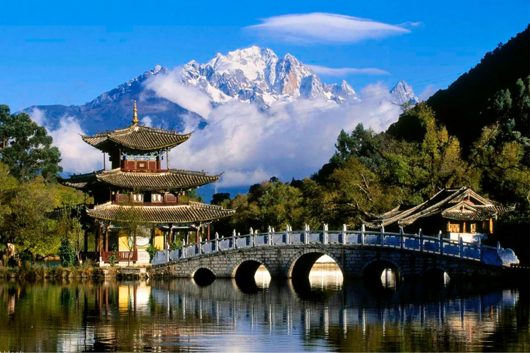 Tour Trung Quốc Lệ Giang – Shangrila Vẻ Đẹp Cổ Trấn Và Thiên Đường Tây Tạng (NoShopping))